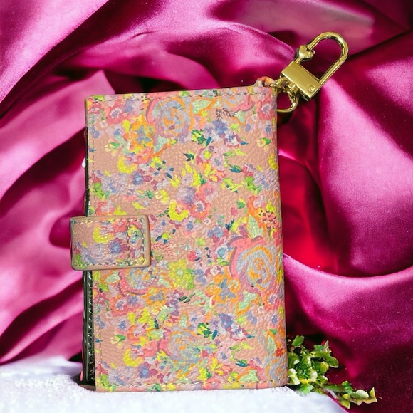Betsey Johnson Accessories - Betsey Johnson Card Blush Floral Holder NWT